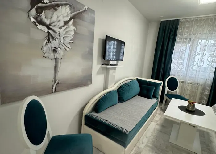 Lux 4&6 アパート