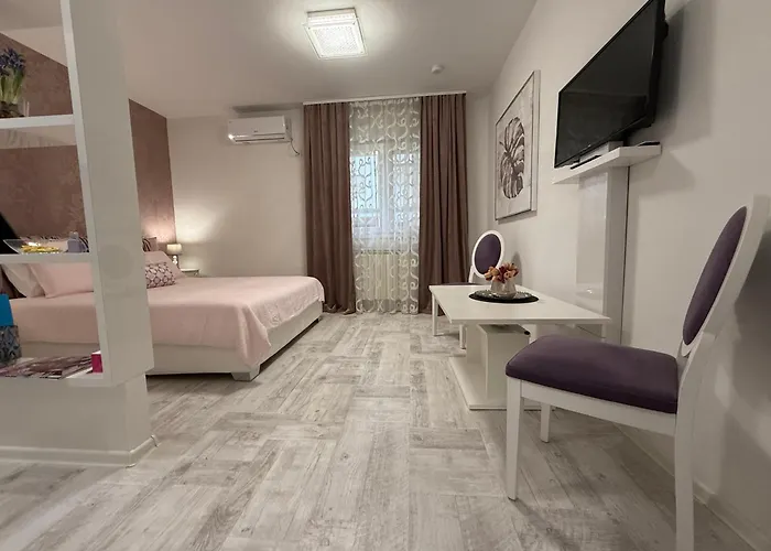 アパート Lux 4&6 *